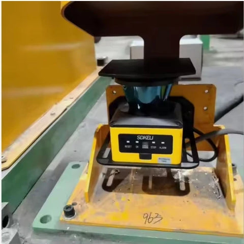 SDKELI China 2D safety laser scanner 270 degree CE industrial lidar sensor scanner PNP ouptut agv obstacle avoidance sensor